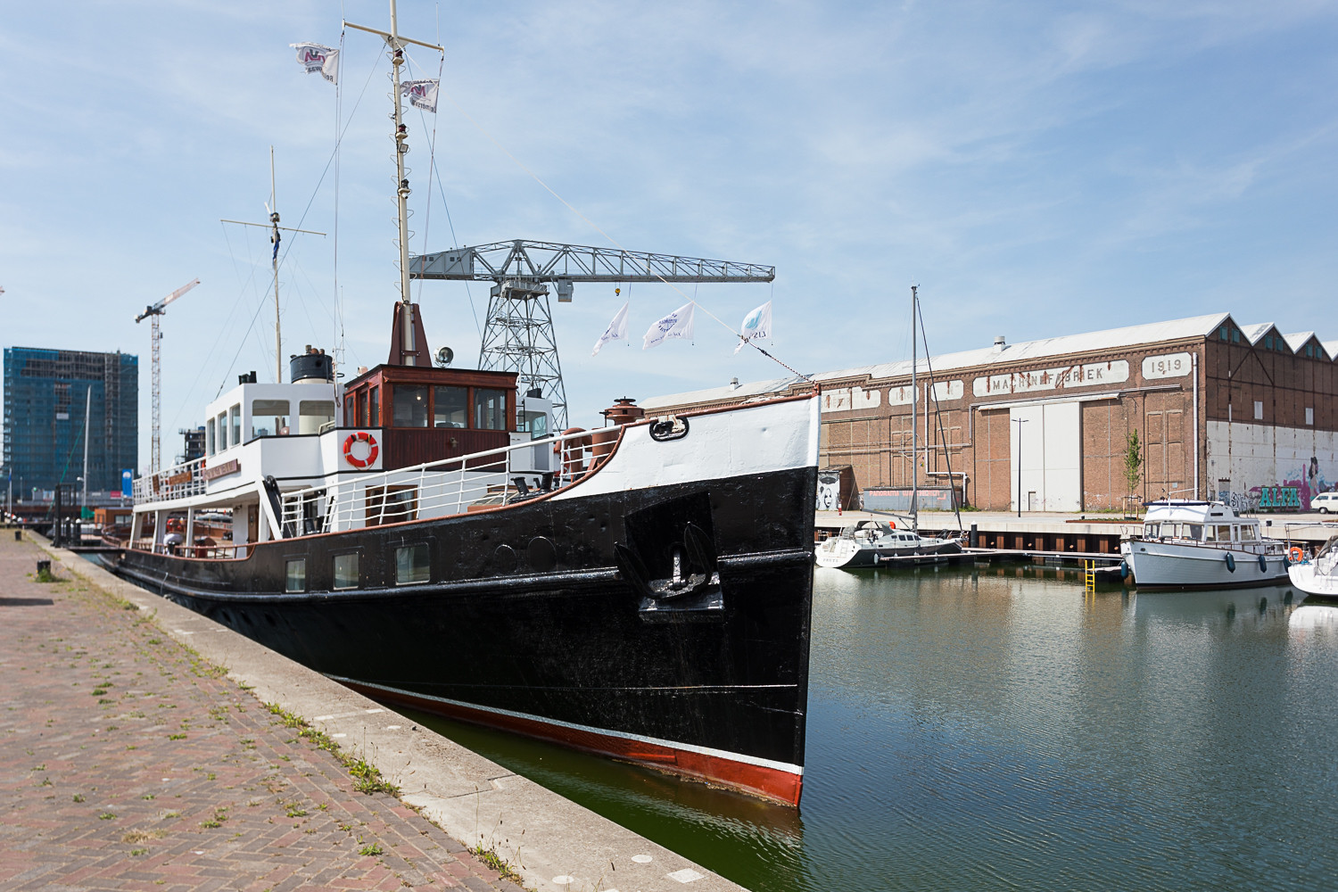 Hotelboot Koningin Emma | Kloeg Collection, Vlissingen - Allyourz